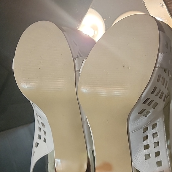 Guess shoes white leather w/ chrome buckles and studs , 8 - Picture 10 of 14